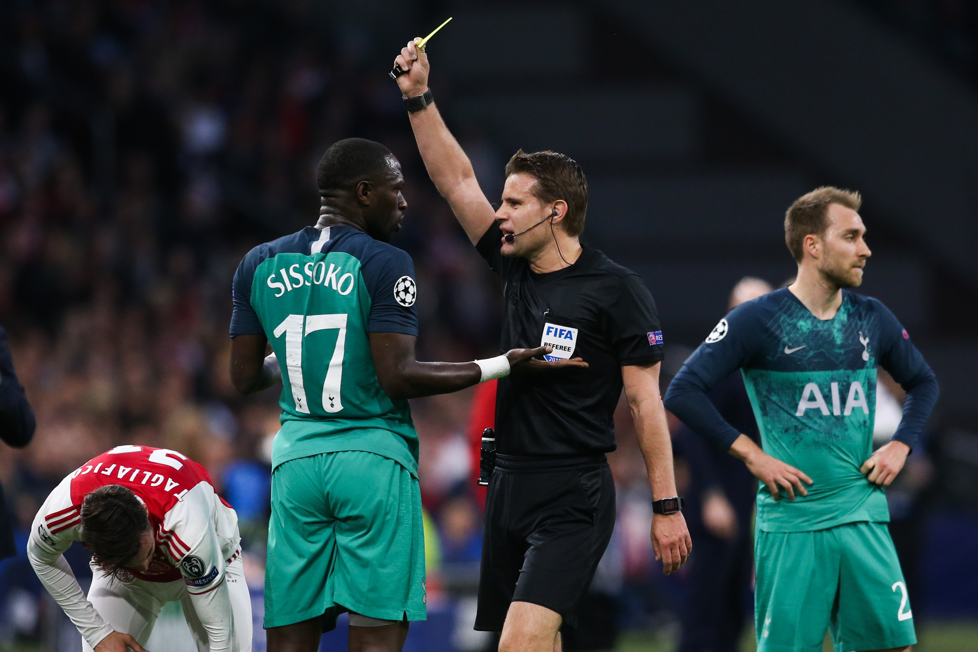 又见绝平！热刺与上海海港鏖战至终场，谷爱凌读秒救主的简单介绍